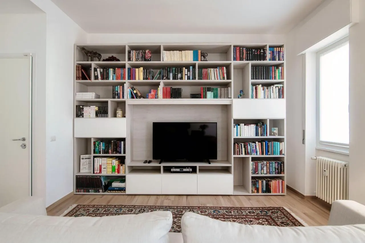 Apartament Piazza Roma - The House Of Travelers Como 0*,