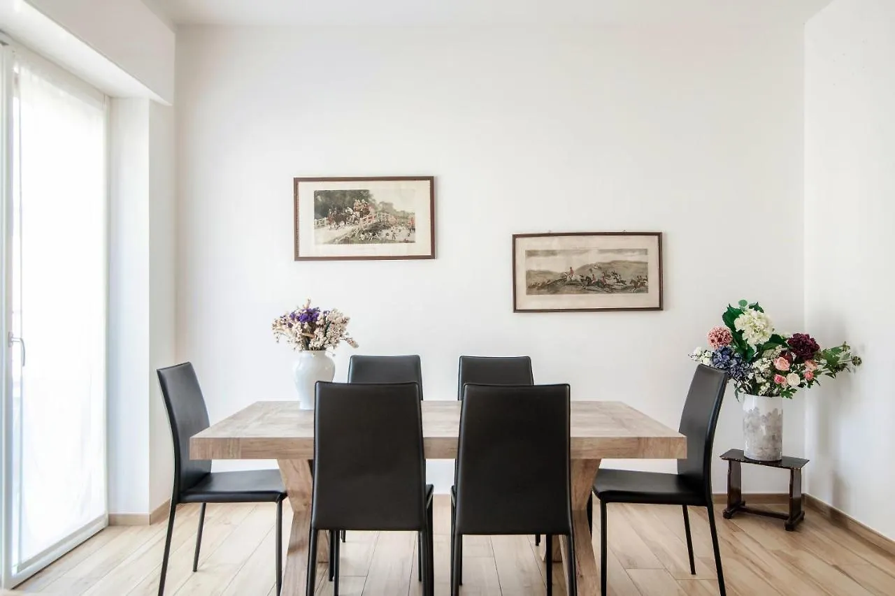 Apartament Piazza Roma - The House Of Travelers Como Włochy