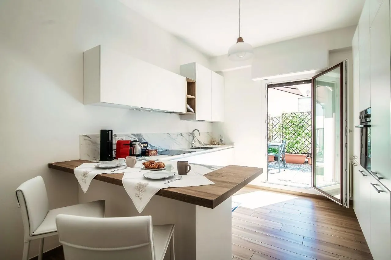 Piazza Roma - The House Of Travelers Apartment Como
