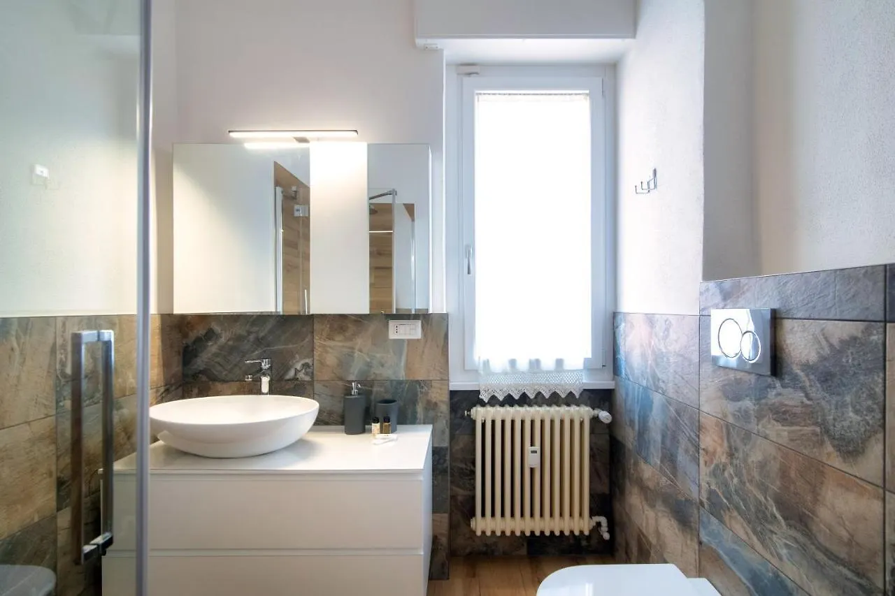Apartament Piazza Roma - The House Of Travelers Como