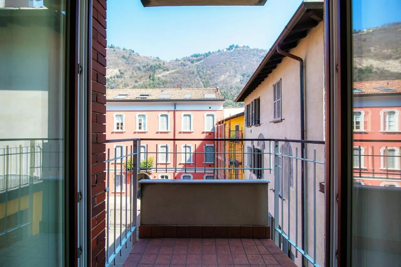 Apartament Piazza Roma - The House Of Travelers Como