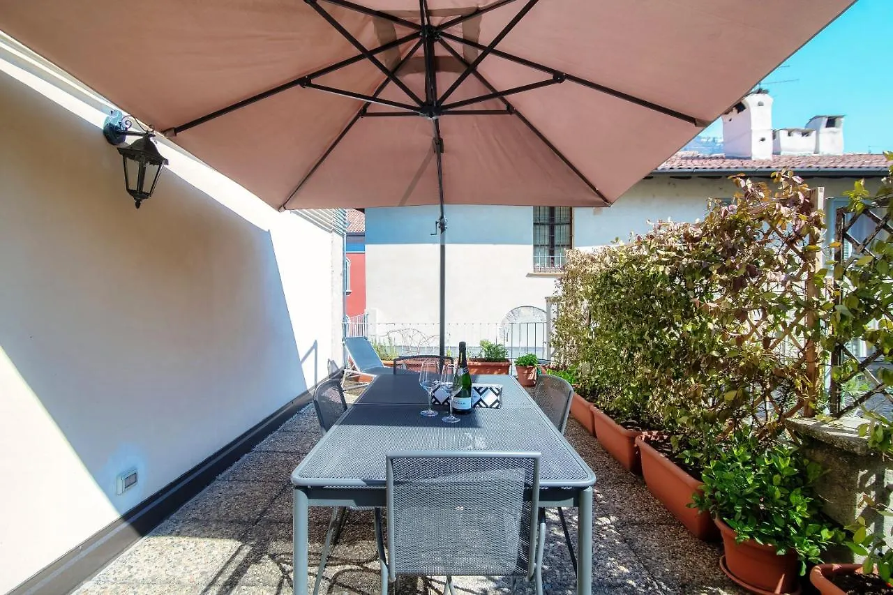 Piazza Roma - The House Of Travelers Apartment Como
