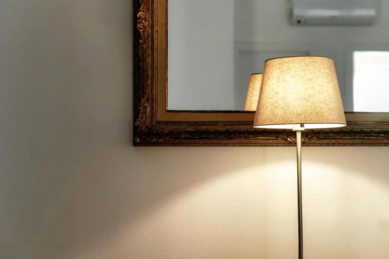 Piazza Roma - The House Of Travelers Apartment Como Italy