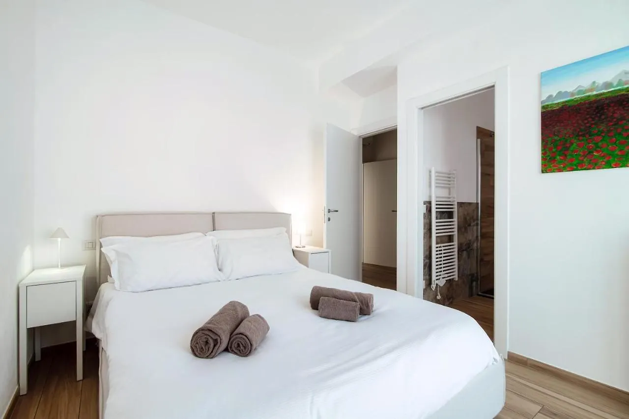 Piazza Roma - The House Of Travelers Apartment Como
