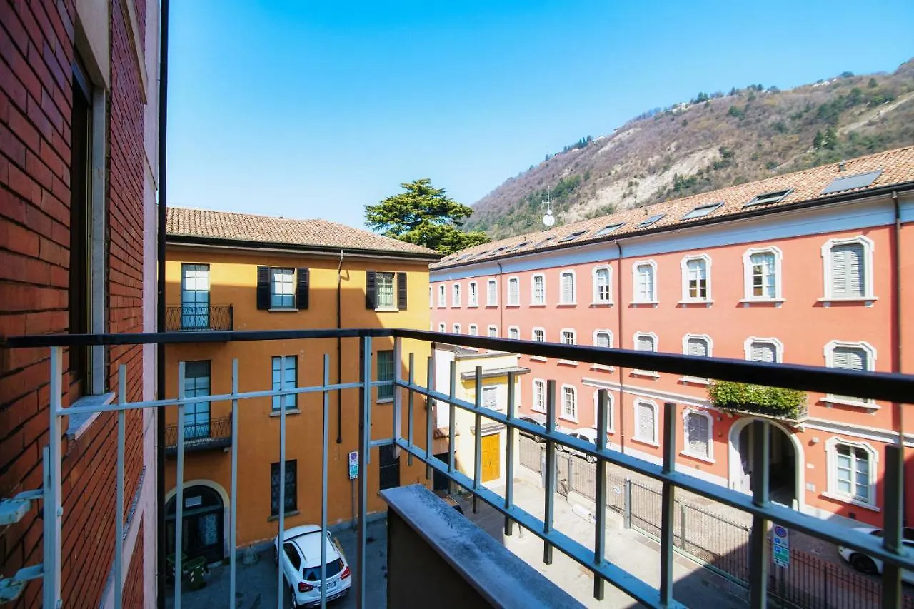 Piazza Roma - The House Of Travelers Apartment Como
