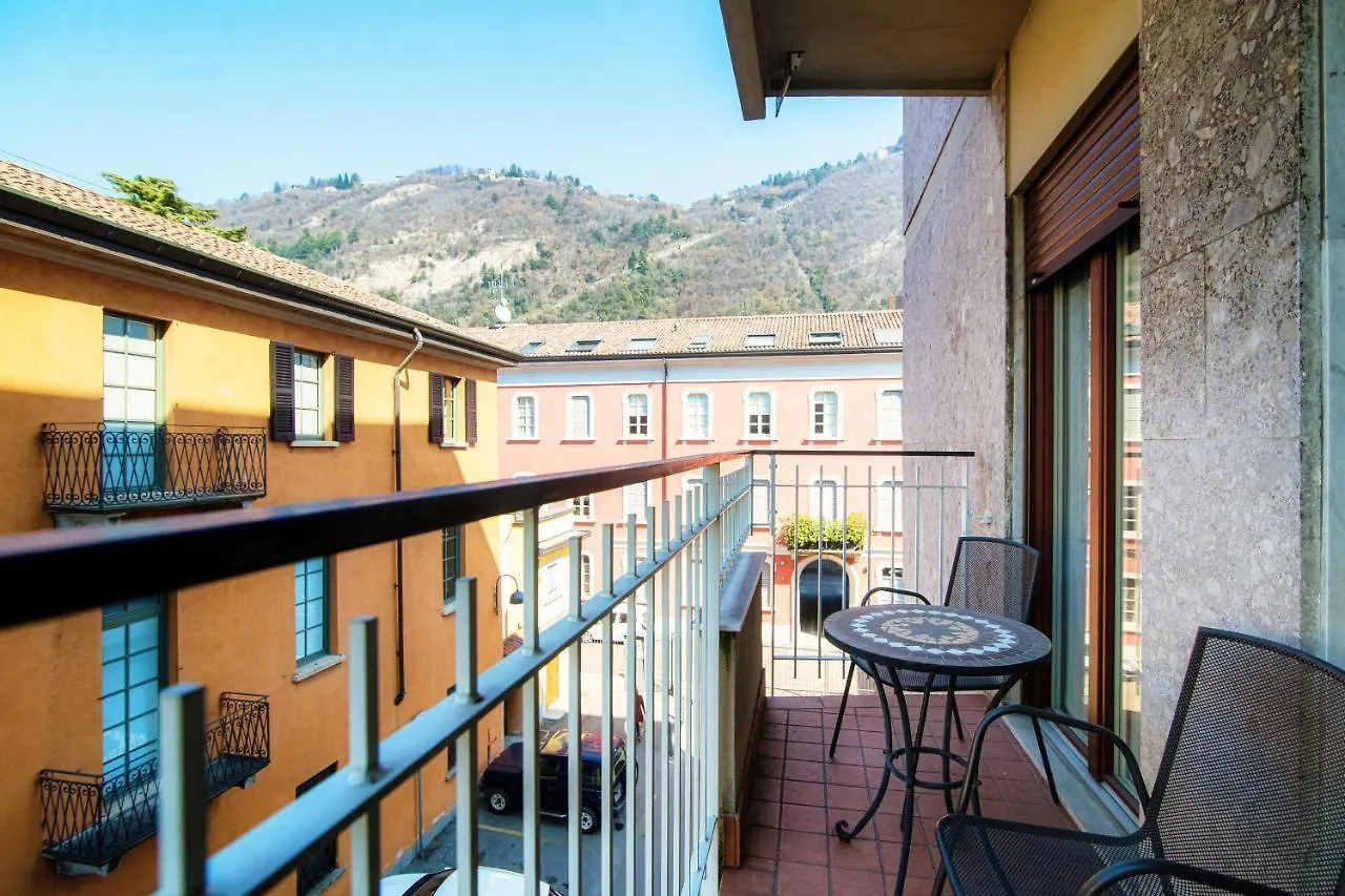 Piazza Roma - The House Of Travelers Apartment Como