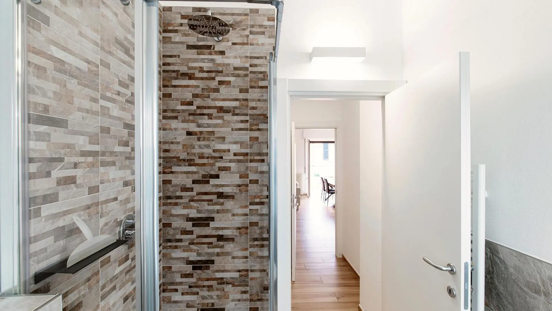 Piazza Roma - The House Of Travelers Apartment Como 0*,  Italy